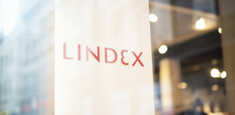 Butikkvindu med Lindex-logo