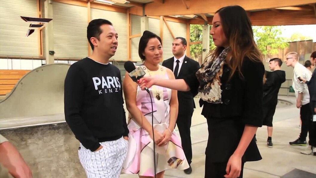 Maiken Lorentz fra Fashion One komemr til Fornebu. Her intervjuer hun creative director Humberto Loen fra Kenzo. Maiken Lorentz fra Fashion One komemr til Fornebu. Her intervjuer hun creative director Humberto Loen fra Kenzo.
