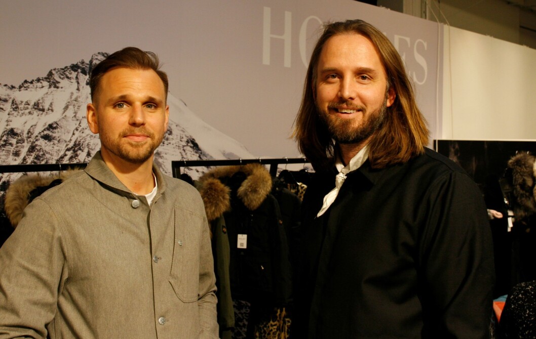 Thor Bjerkestrand (t.v.) og Remi Mikkelsen skal selge Hollies i Norge. Thor Bjerkestrand (t.v.) og Remi Mikkelsen skal selge Hollies i Norge.