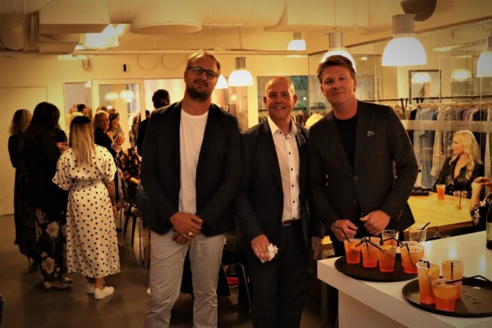 Konsernsjef Jens Poulsen og Leif Winterskow ønsket velkommen til party for å feire FRansas femti år. Konsernsjef Jens Poulsen og Leif Winterskow ønsket velkommen til party for å feire FRansas femti år.