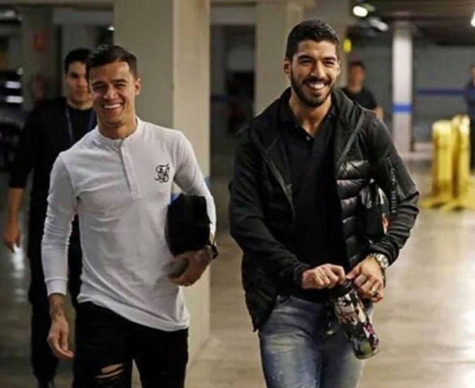 Fotballstjernene Suarez og Couthinho med Siksilk