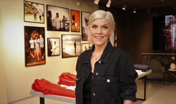 Gunn Heidi Lilleengen foran bildeserien av M Collective Gunn Heidi Lilleengen foran bildeserien av M Collective