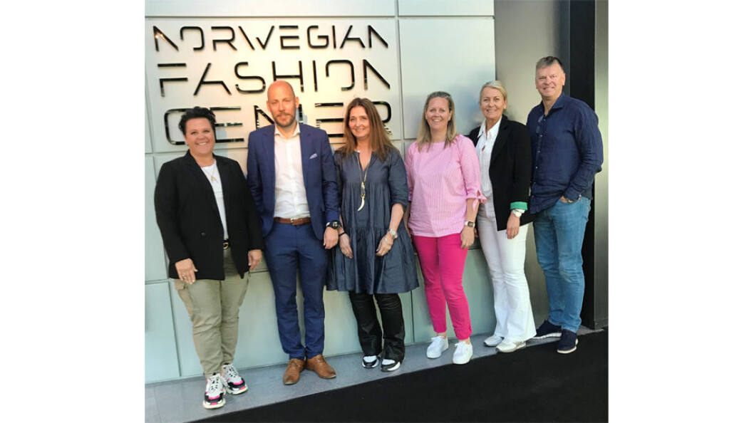 Det nye styret i Norwegian Fashion Center: Fra venstre Anita Engebråten, Henrik Renner Fredriksen, Mette Bergstøl, Jannicke Skjoldhammer-Jansen, Jannike Moe og Henning Hexeberg. Det nye styret i Norwegian Fashion Center: Fra venstre Anita Engebråten, Henrik Renner Fredriksen, Mette Bergstøl, Jannicke Skjoldhammer-Jansen, Jannike Moe og Henning Hexeberg.