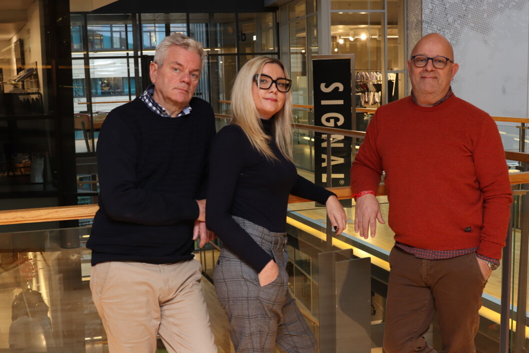 Trioen som skal selge Signal: Henning Marceliussen, Randi Evensen og Olav Herheim Trioen som skal selge Signal: Henning Marceliussen, Randi Evensen og Olav Herheim