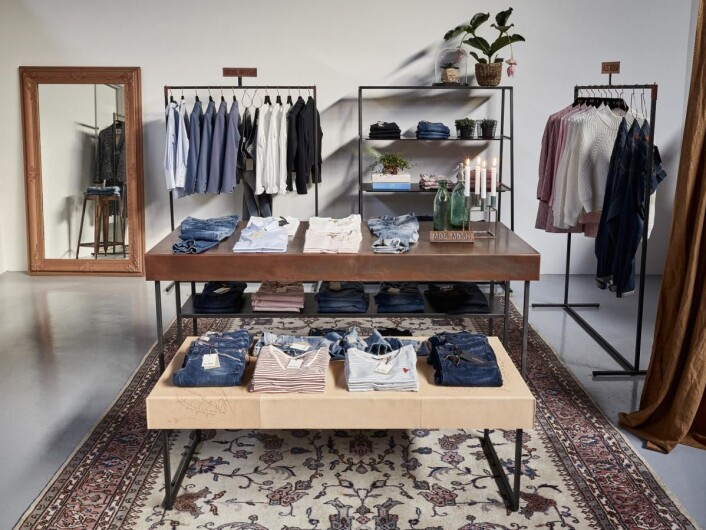 Mos Mosh shop in shop Mos Mosh shop in shop