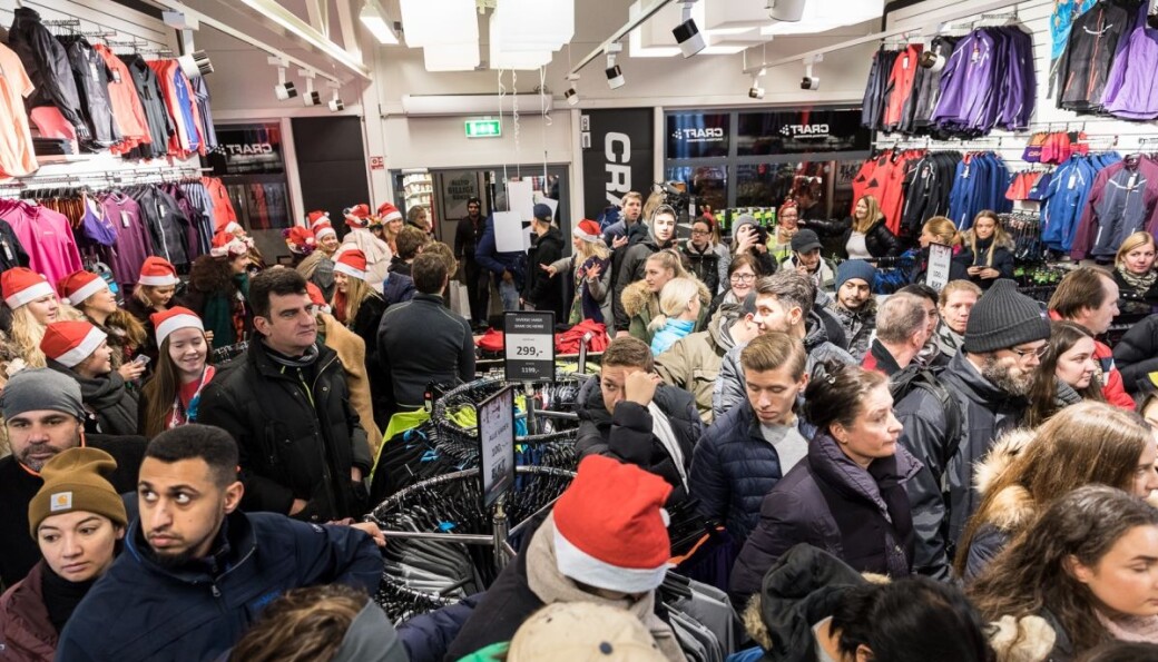 Black Friday bidrar til at en større del av julehandelen foregår i november. Her fra Oslo Fashion Outlet. (Foto: Johnny Vaet Nordskog) Black Friday bidrar til at en større del av julehandelen foregår i november. Her fra Oslo Fashion Outlet. (Foto: Johnny Vaet Nordskog)