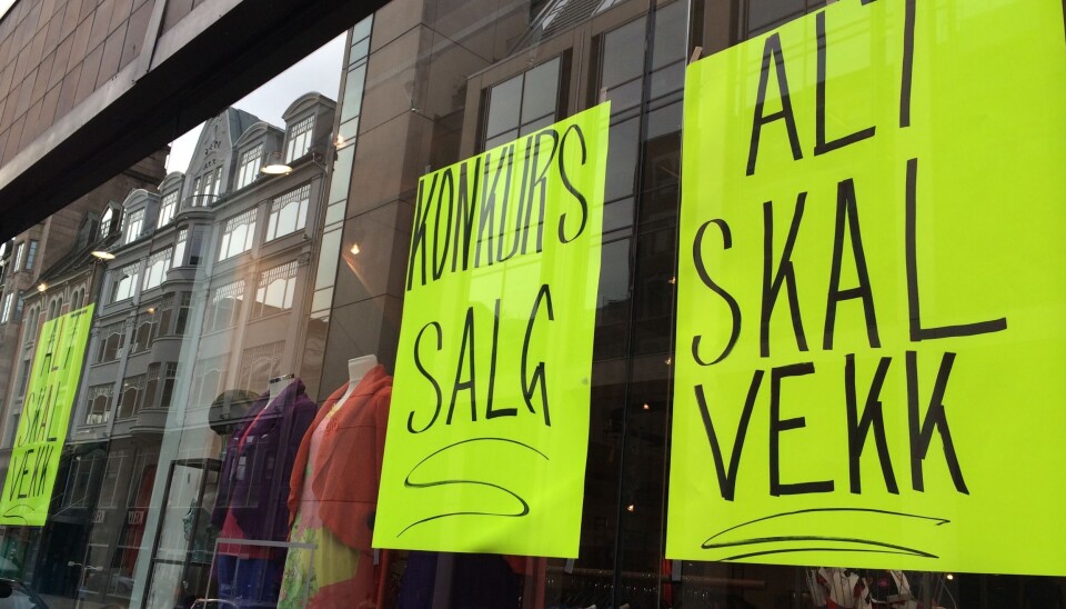 Færre slike plakater hittil i år