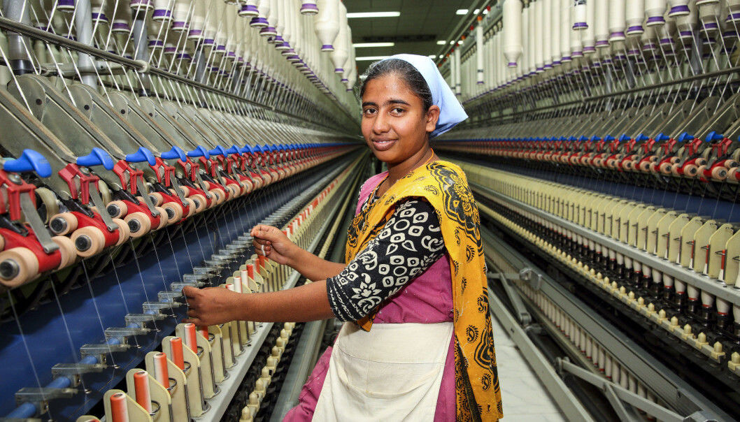H&M opplyser på hm.com blant annet hvilken fabrikk plaggene er produsert på og hvor mange ansatte det er på fabrikken. Ill. foto fra fabrikk i Bangladesh. H&M opplyser på hm.com blant annet hvilken fabrikk plaggene er produsert på og hvor mange ansatte det er på fabrikken. Ill. foto fra fabrikk i Bangladesh.