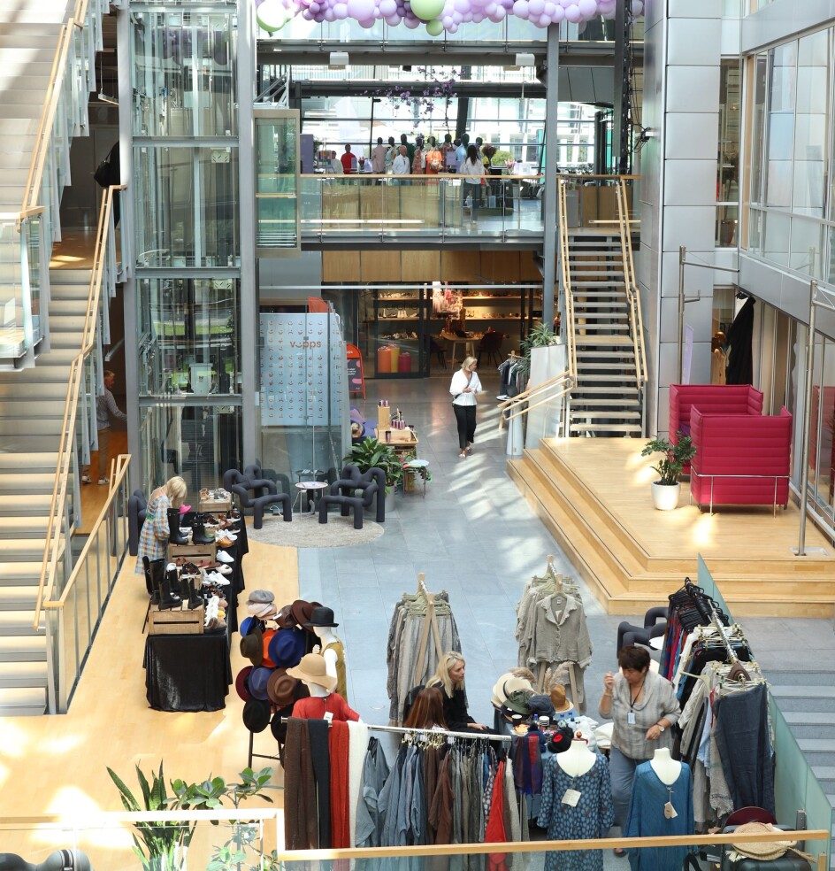 Inviterer til åpen dag på Fornebu