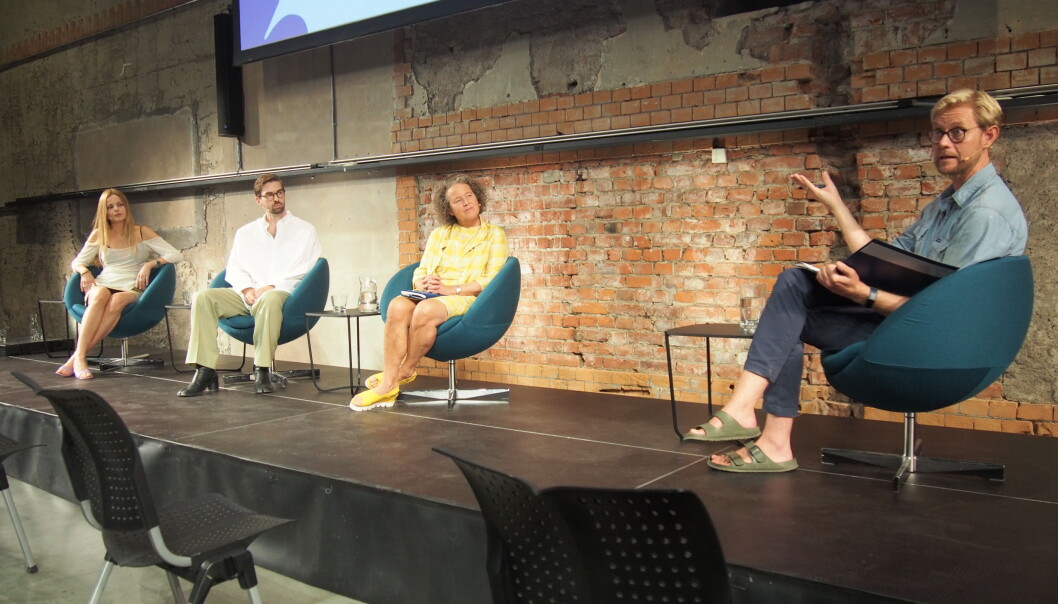Under den siste paneldebatten, ble pris et hett tema. Fra venstre Sorgenfris Ingrid Bredholt, butikksjef hos Livid Ole Eivind Siggerud, forfatter og professor ved SIFO Ingun Grimstad Klepp, og Gisle Mariani Mardal i NF&TA. Under den siste paneldebatten, ble pris et hett tema. Fra venstre Sorgenfris Ingrid Bredholt, butikksjef hos Livid Ole Eivind Siggerud, forfatter og professor ved SIFO Ingun Grimstad Klepp, og Gisle Mariani Mardal i NF&TA.