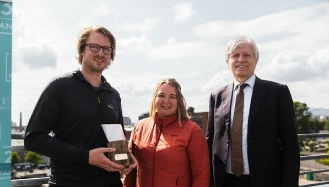 STOLT PRISVINNER: Bergans vinner prisen Årets sirkulære bedrift. FOTO: John Hobberstad / BergansClick to add image caption