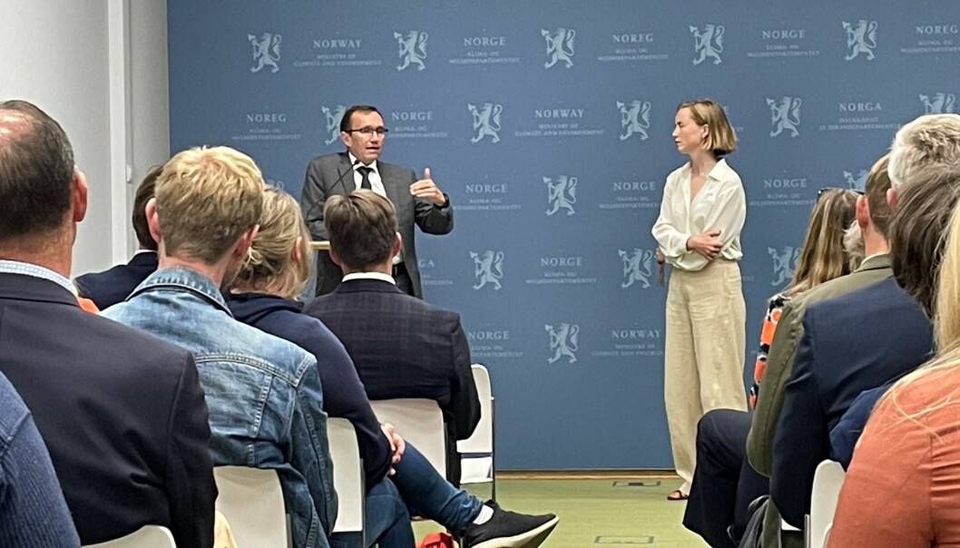 Klima- og miljøvernminster Espen Barth Eide og Anja Bakken Riise, Framtiden i Våre Hender, åpnet møtet