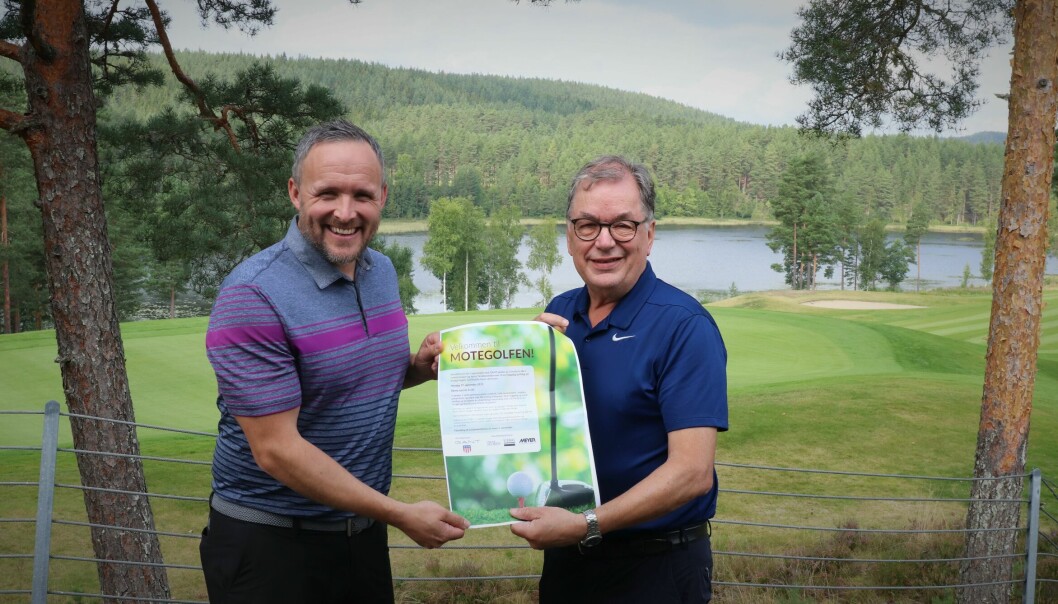 Tekstilforums redaktør Ove Hansrud og daglig leder i Kongsvingers Golfklubb ønsker velkommen til Motegolfen 19. september.
