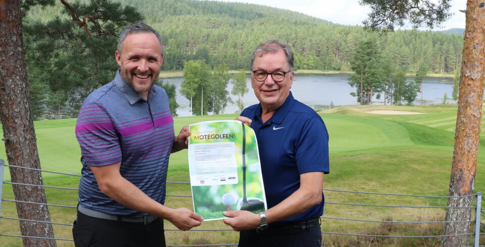Daglig leder i Kongsvingers Golfklubb, Daniel Larsson og redaktør i Tekstilforum, Ove Hansrud, ønsker velkommen til Motegolfen 5. juni.