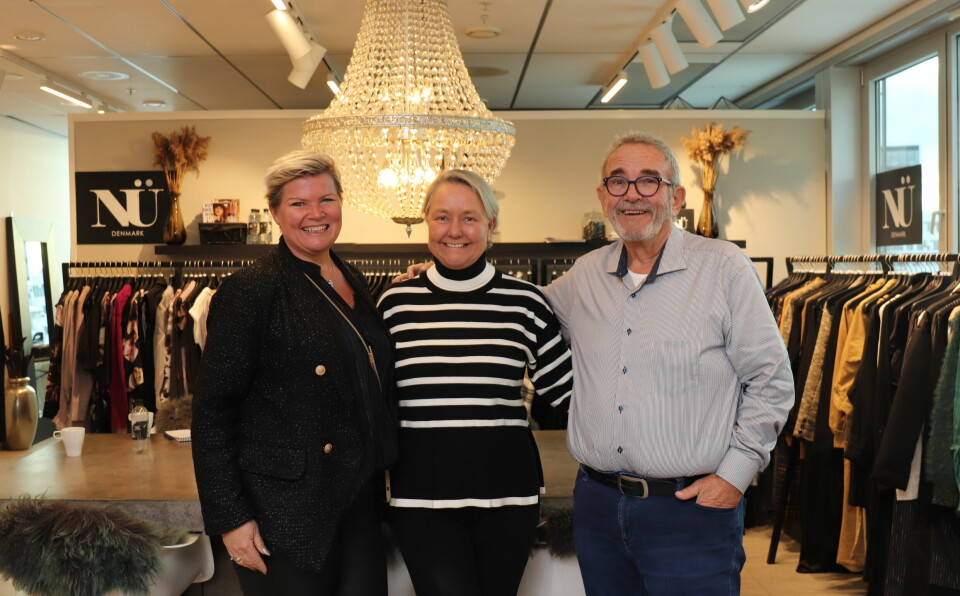Monica G. Paulsen er ny selger i Selected Brands. Her sammen med Lise Rosvold Selbæk og Roar Selbæk, som har 40 år bak seg som tekstilagent